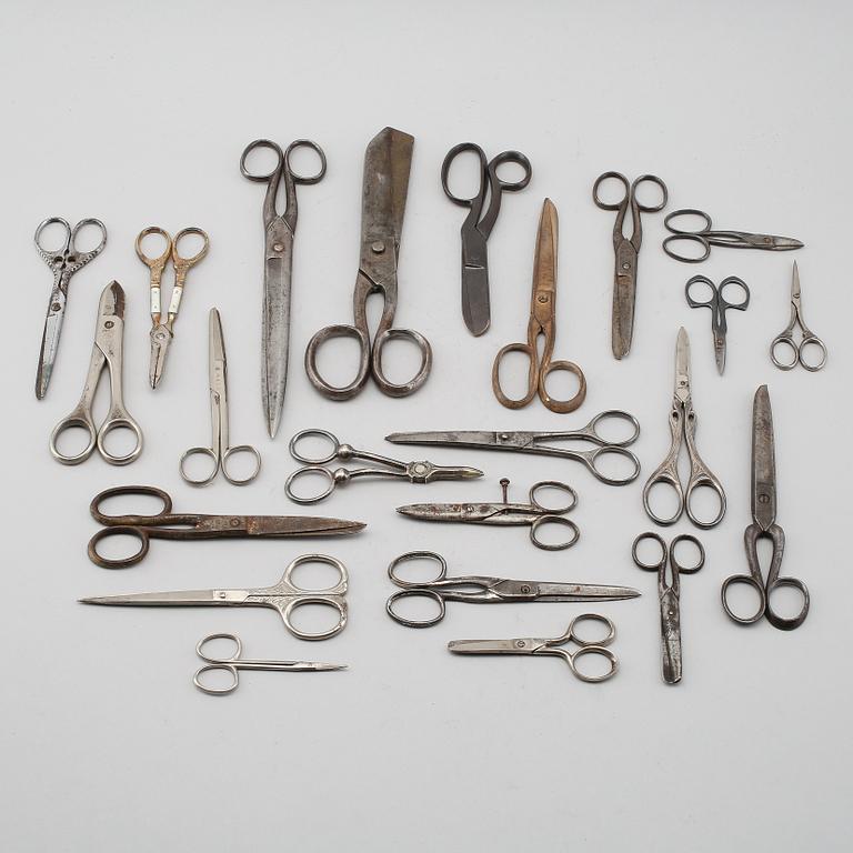 SAMLING SAXAR, ca 20 st, metall, 1800-/1900-tal.
