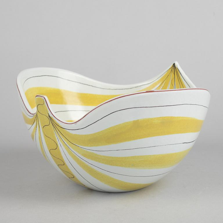 Stig Lindberg, a faience bowl, Gustavsbergs studio 1940-50s.
