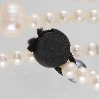 COLLIER, odlade pärlor med lås i 18K vitguld, briljantslipade diamanter samt odlad pärla, Ole Lynggaard.