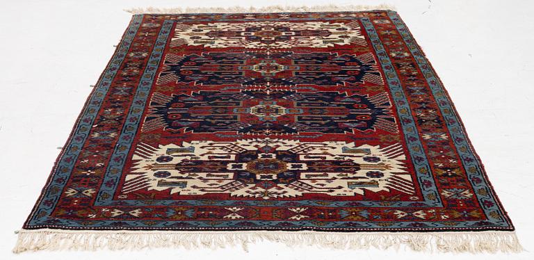 Carpet, northwest Persian, approx. 230 x 150 cm.