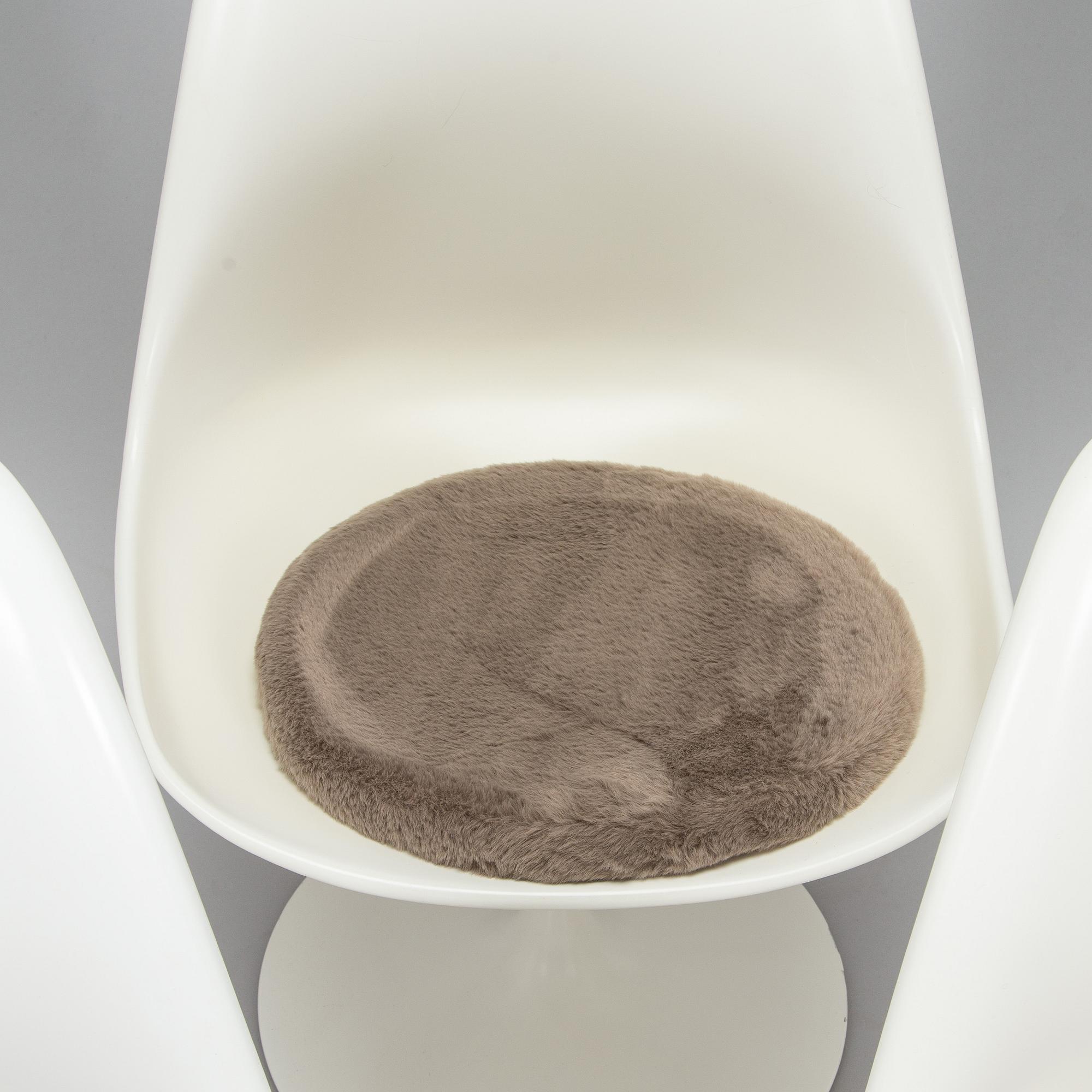 Eero Saarinen, A set of six 'Tulip' chairs, Knoll International.