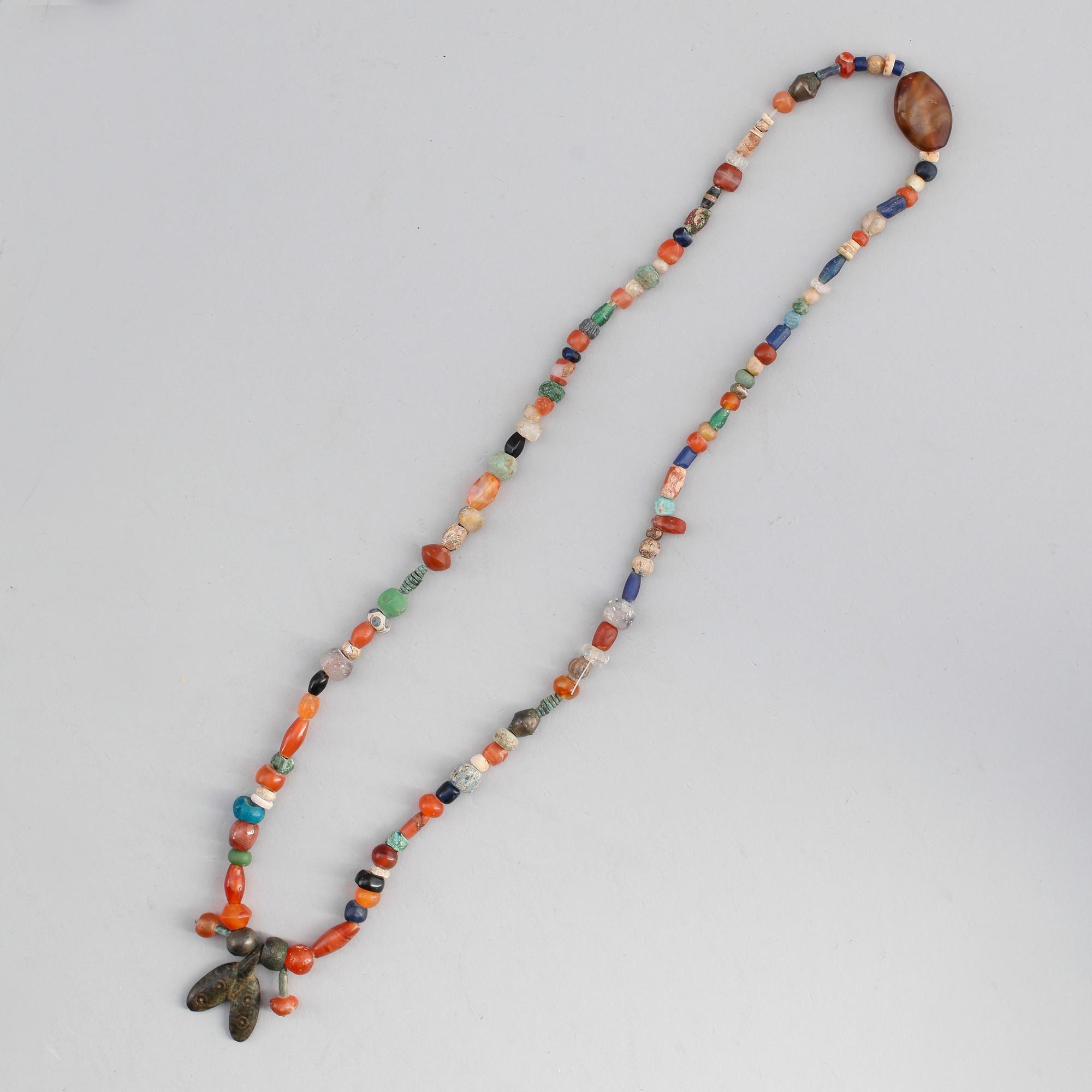 COLLIER, orientaliskt.