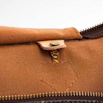 Louis Vuitton, a Monogram Canvas 'Speedy 40' bag.