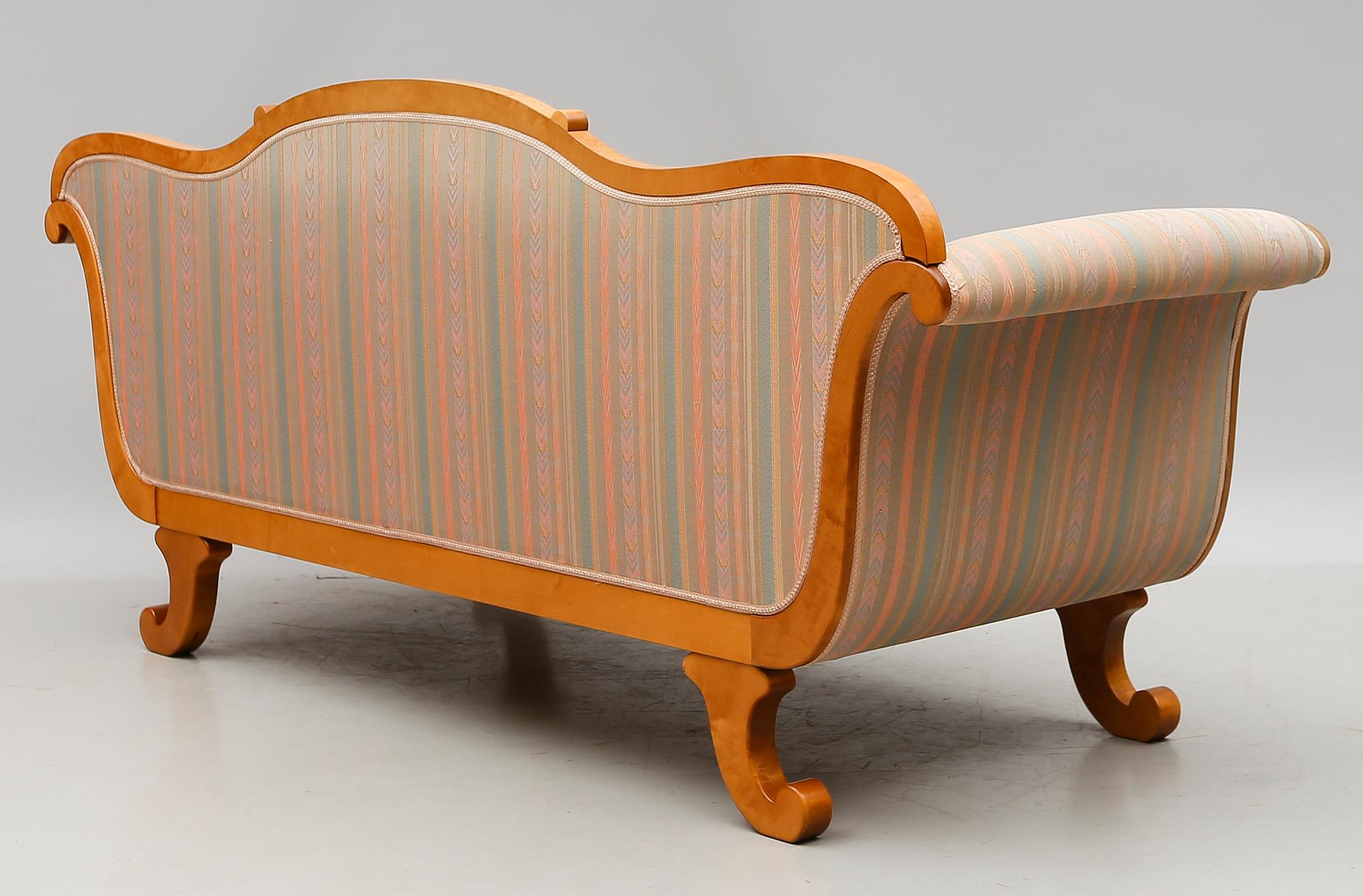 SOFFA, Karl-Johanstil, 1900-talets andra hälft.