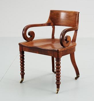 KARMSTOL, mahogny. Karl Johan, 1800-talets första hälft.