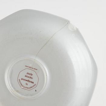 Matservis, 70 delar, "Devon Rose", flintgods, Wedgwood, England.