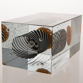 Oiva Toikka, JUBILEE CUBE, glass, signed Oiva Toikka Nuutajärvi 83/100.