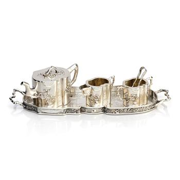 1182. A Chinese Export silver tea set, marked Hung  Chong &  Co, Shanghai, 20th century.