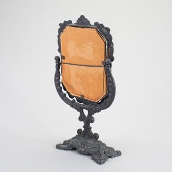 BORDSSPEGEL, gjutjärn, omkring sekelskiftet 1900.