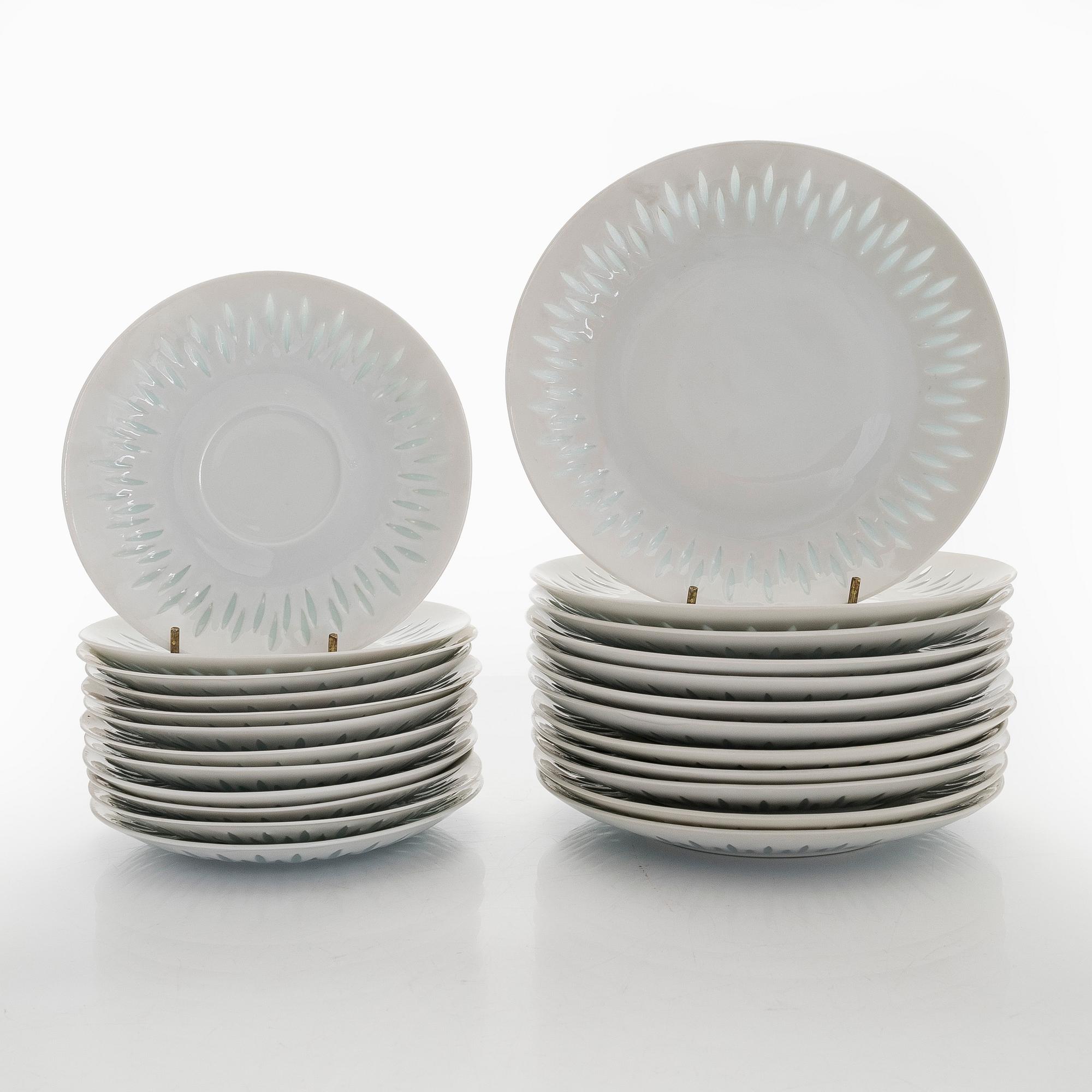 Friedl Holzer-Kjellberg, A set of 24-piece tea service, signed - F.H.Kj-. Arabia, Finland.