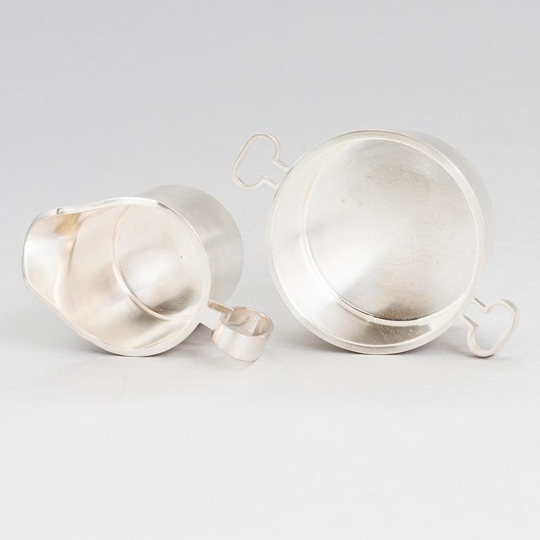 BERTEL GARDBERG, SOCKERSKÅL och GRÄDDSNÄCKA, sterling silver, Kultakeskus, Tavastehus 1984.