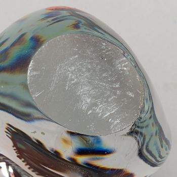 Ulrica Hydman-Vallien, a signed glass sculpture, Kosta Boda, 1998.
