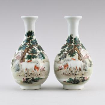 VASER, 1 par, porslin, Kina, 1900-tal.
