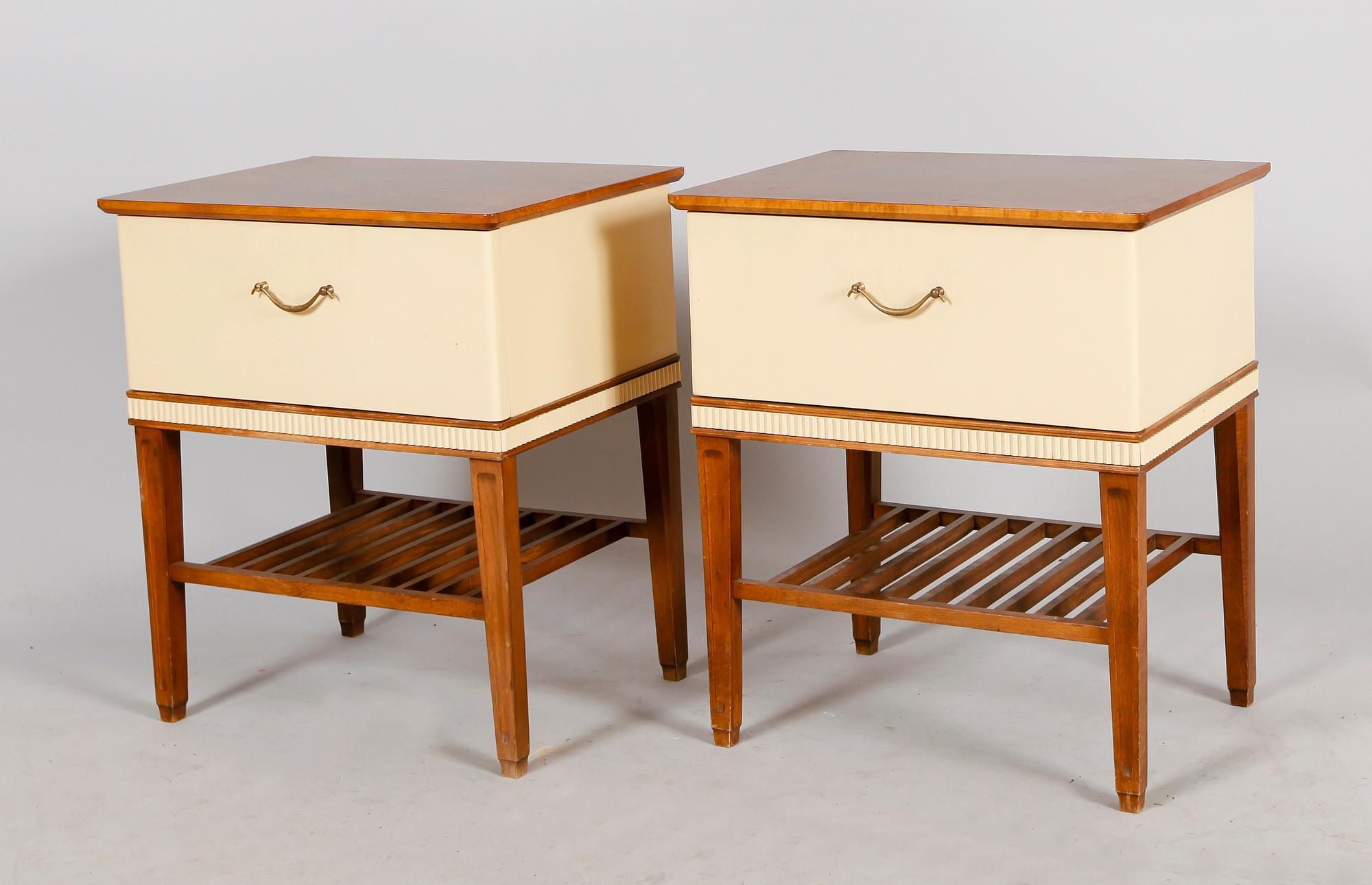 SÄNGBORD, 1 par, 1930-/40-tal.