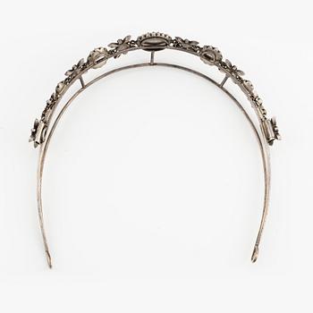 Diadem och ett par örhängen silver med paste, 1800-tal.