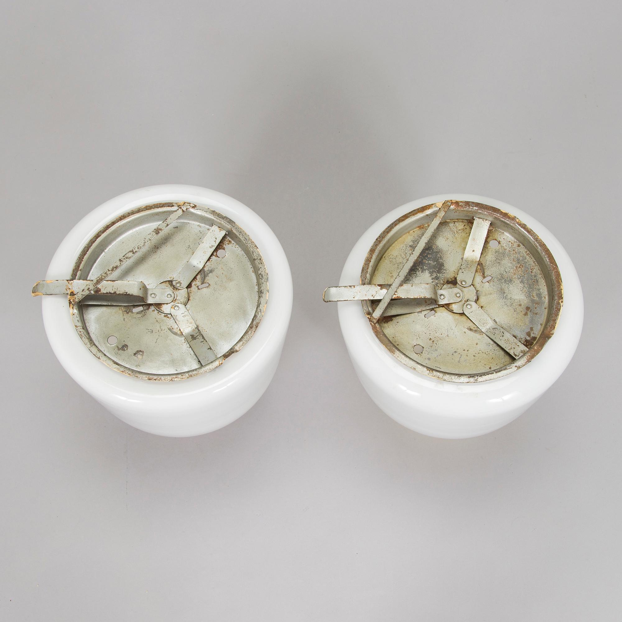 Paavo Tynell, taklampor, ett par, modell 80112-30 Idman 1900-talets mitt.