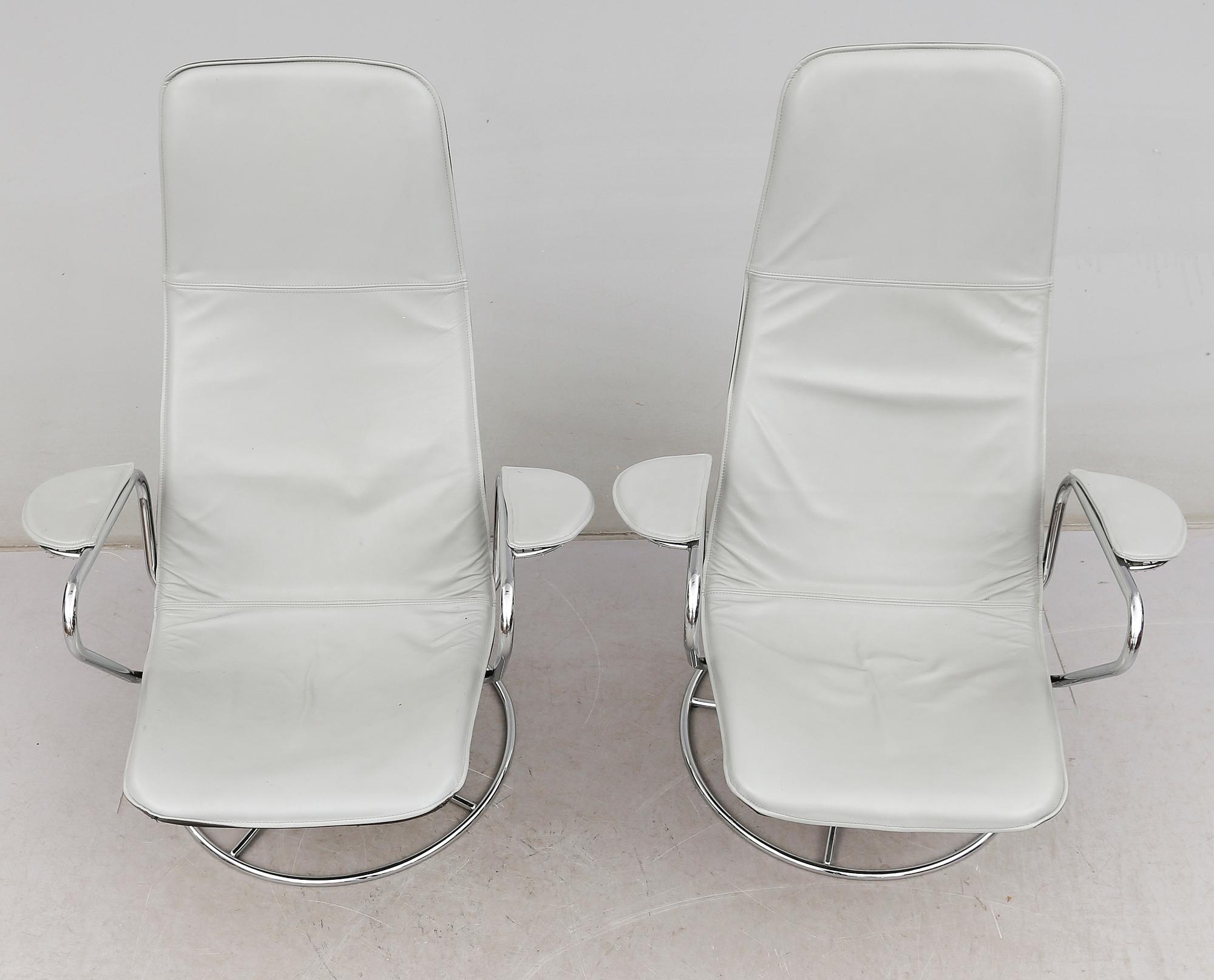 FÅTÖLJER, 1 par, 1900-talets andra hälft.