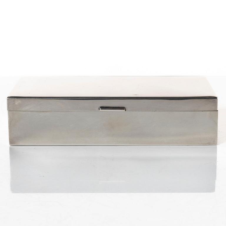 A German 20th century sterling silver cigarr case, mark of Otto Wolter, Company Schwabisch - Gmund (1875-1991).