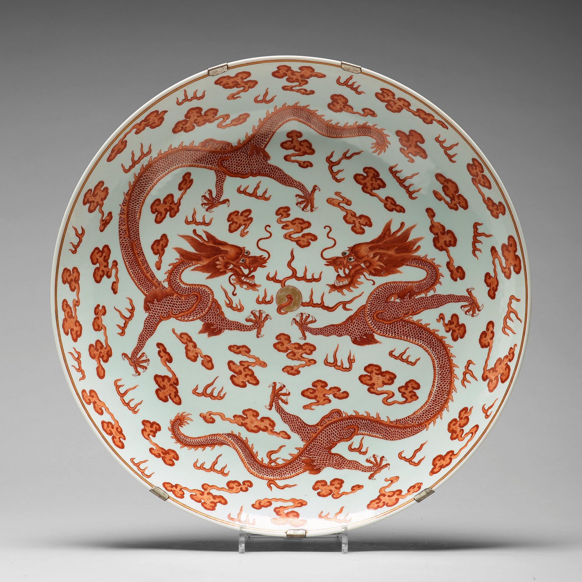 PRAKTFAT, porslin. Qingdynastin, med Guangxus märke och period (1874-1908).