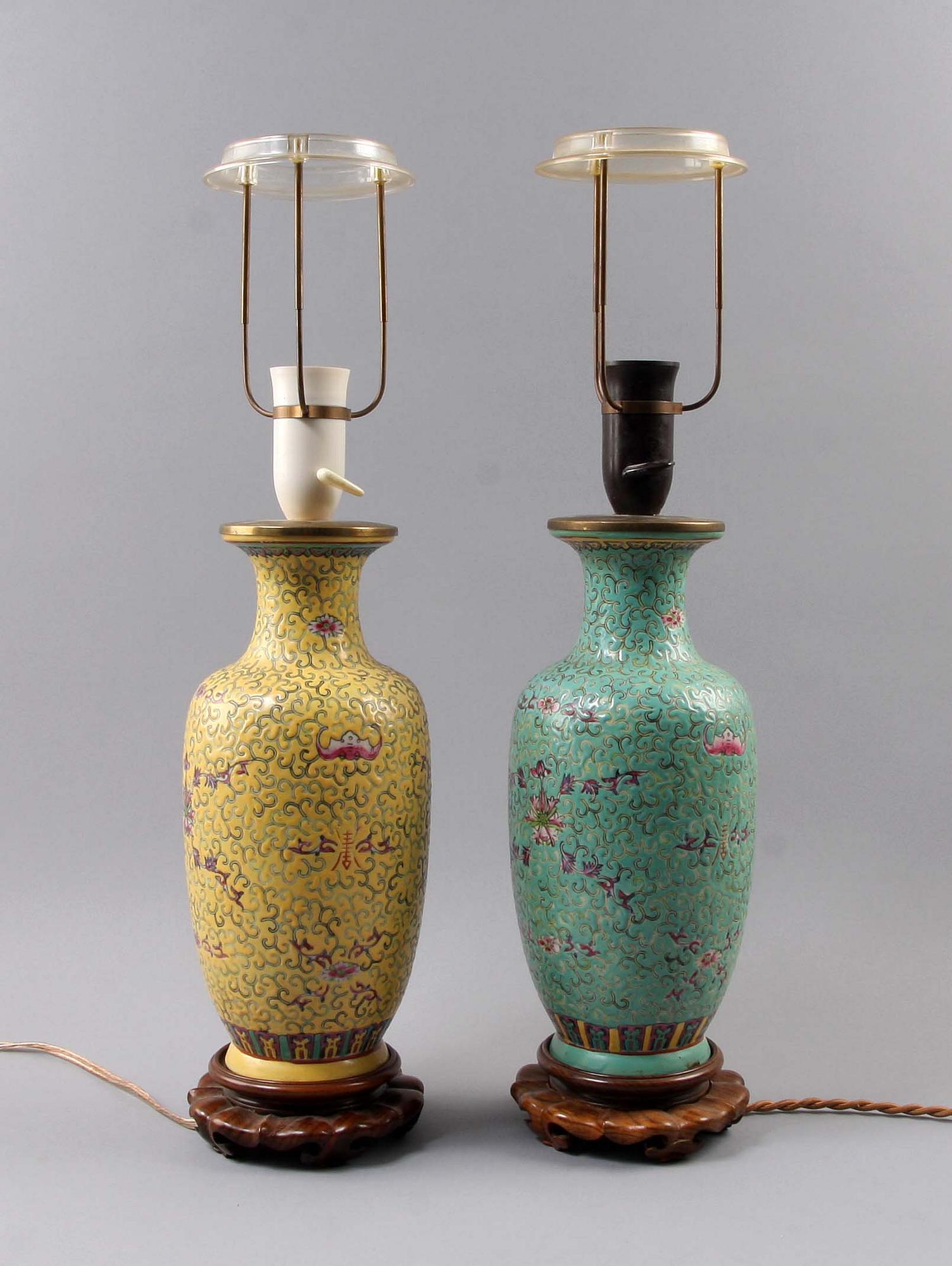 BORDSLAMPOR, 2+1. Porslin.