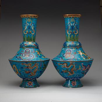 A pair of cloisonné vases, presumably Republic (1912-49).
