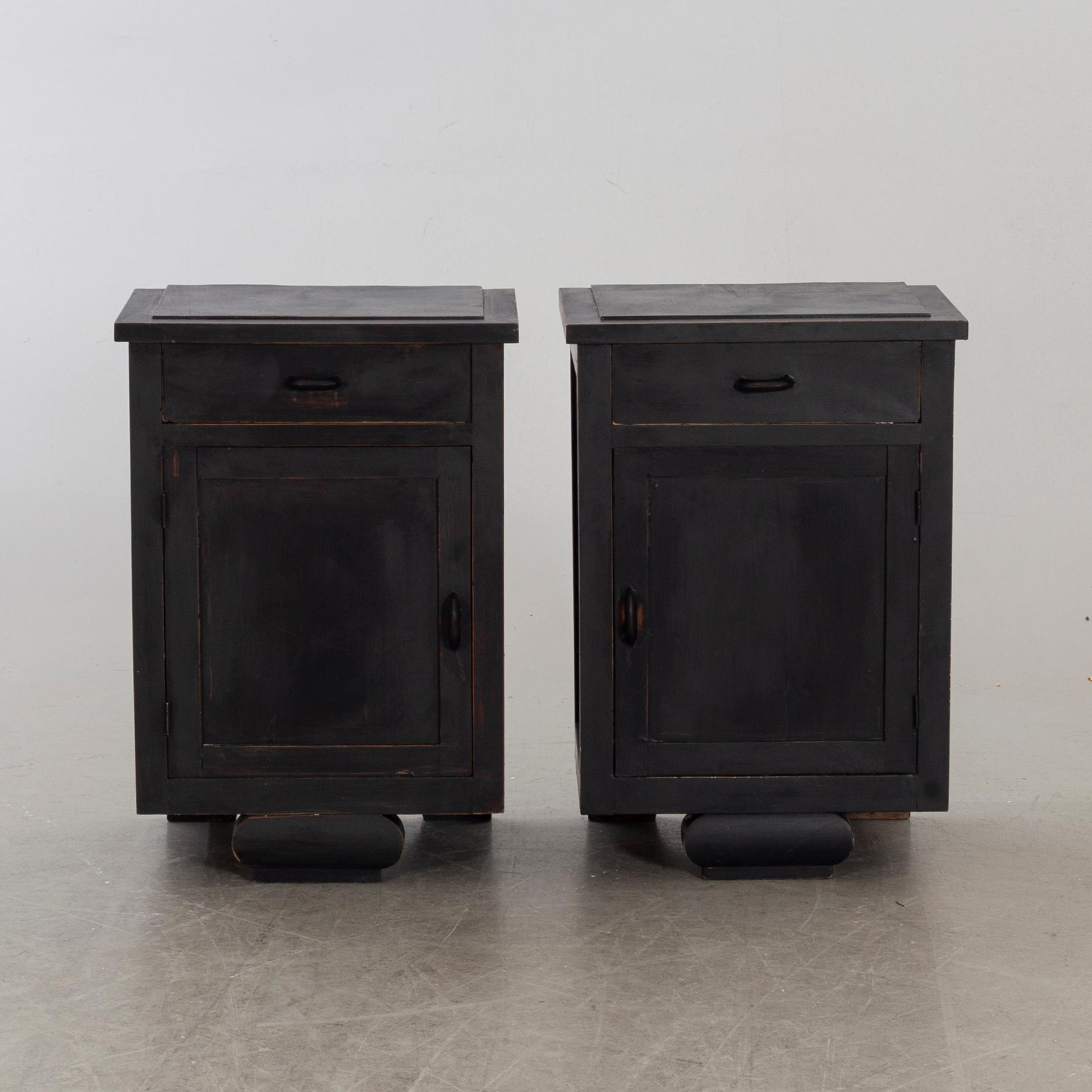 SÄNGBORD, ett par, 1900-tal.