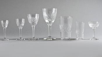 GLASSERVIS, 85 delar, Helgaliknande modell, 1900-tal.