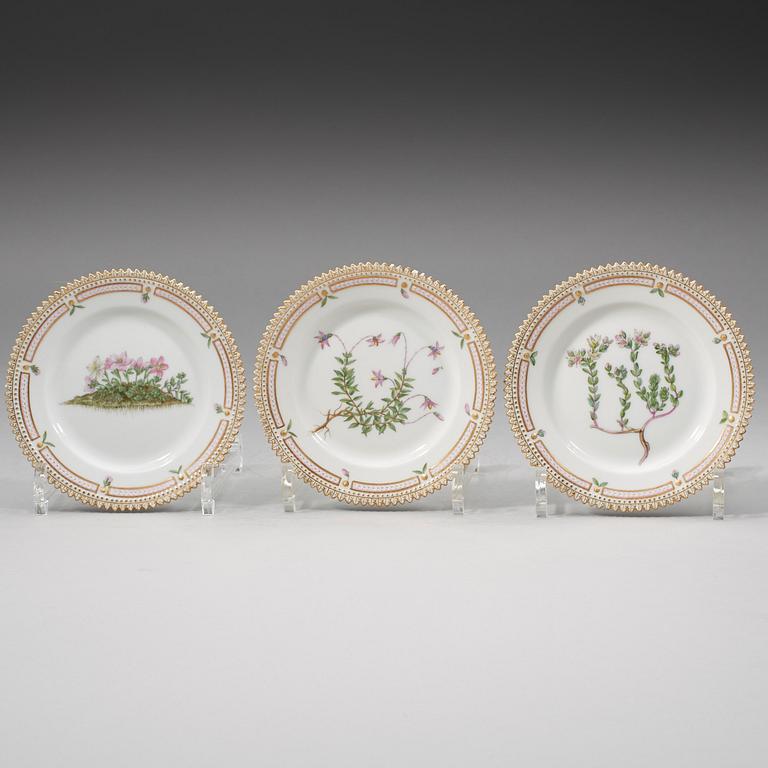 Six Royal Copenhagen 'Flora Danica' dishes, Denmark, 20th Century.