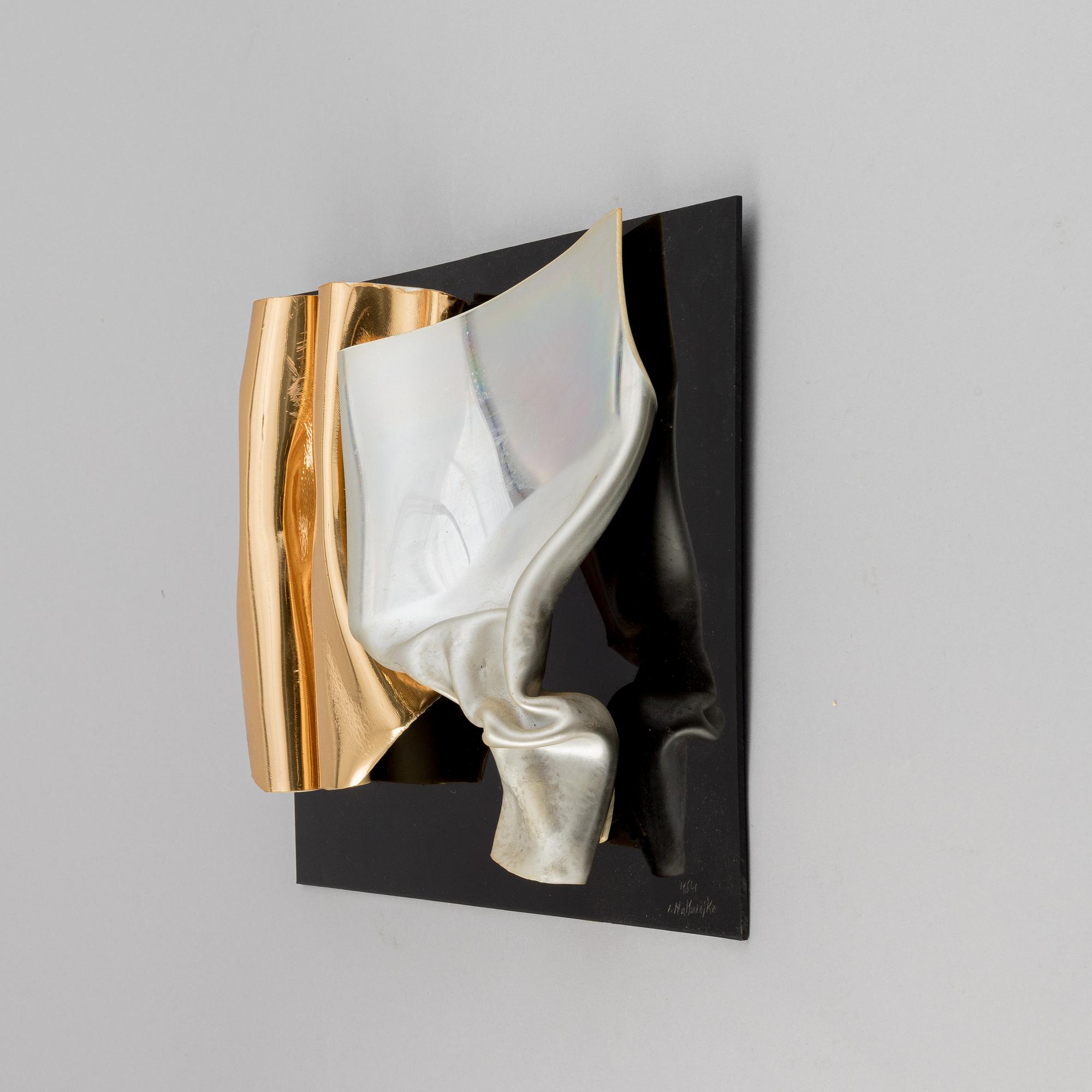 Jan Naliwajko, väggskulptur, plexiglas, signerad och daterad 1984.