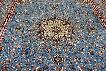 Matta, Keshan, ca 375 x 295 cm.