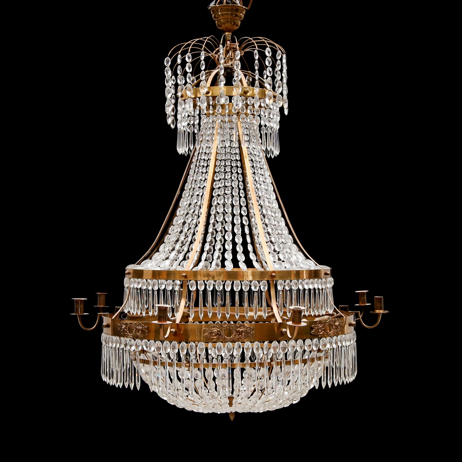 LJUSKRONA, gustaviansk stil, 1900-talets början, höjd ca 114 cm.