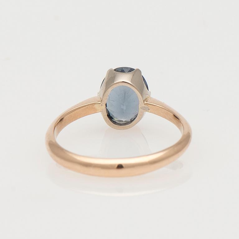 RING, fasettslipad spinell, 14K guld.