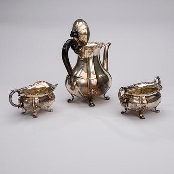 KAFFESERVIS, 3 delar, silver, Hopeakeskus, Tavastehus 1933 och 1957. Totalvikt 1136 g.