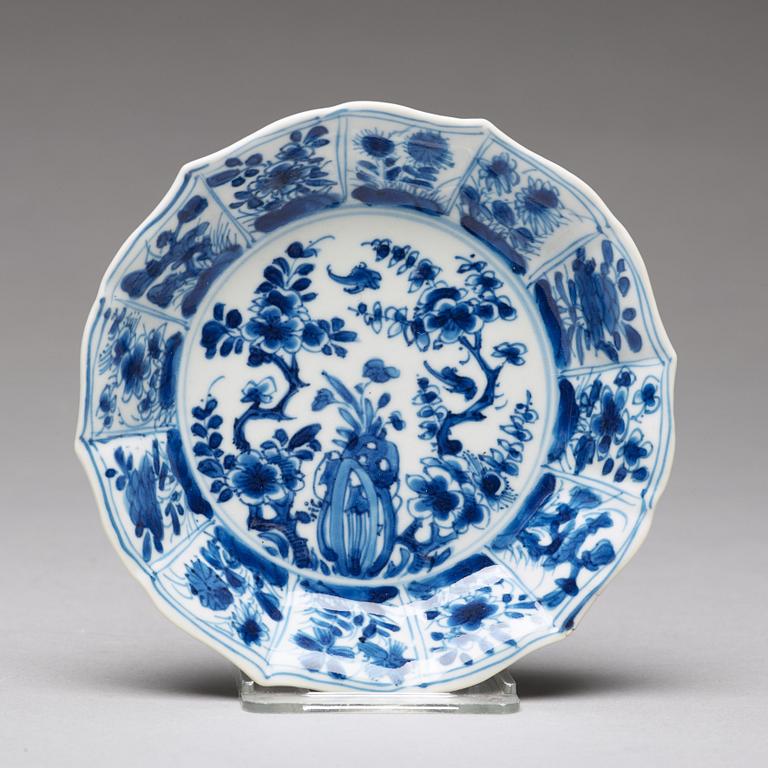 Four blue and white cups with stands, Qing dynasty, Kangxi (1662-1722).