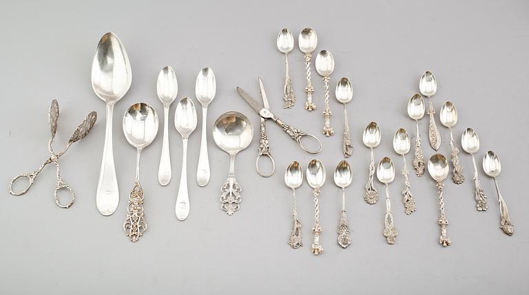 SAMLING SILVERFÖREMÅL, 24 delar, 1800-/1900-tal. Vikt ca 405 gram.