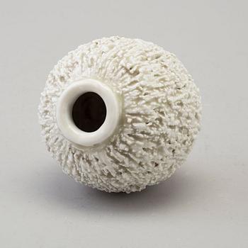 GUNNAR NYLUND, vas, stoneware, signed, Rörstrand, second half of the 20th century.