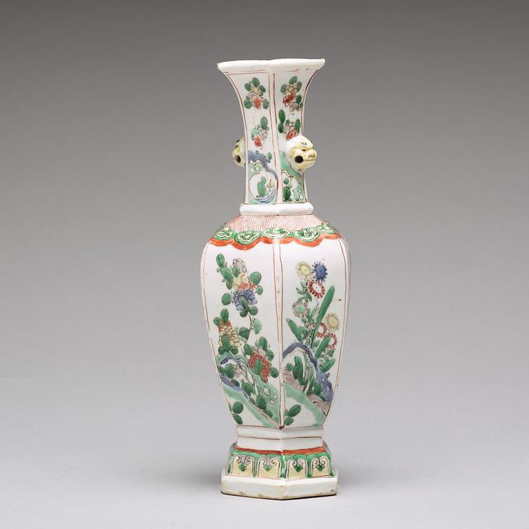 A famille verte vase, Qing dynasty, Kangxi (1662-1722).