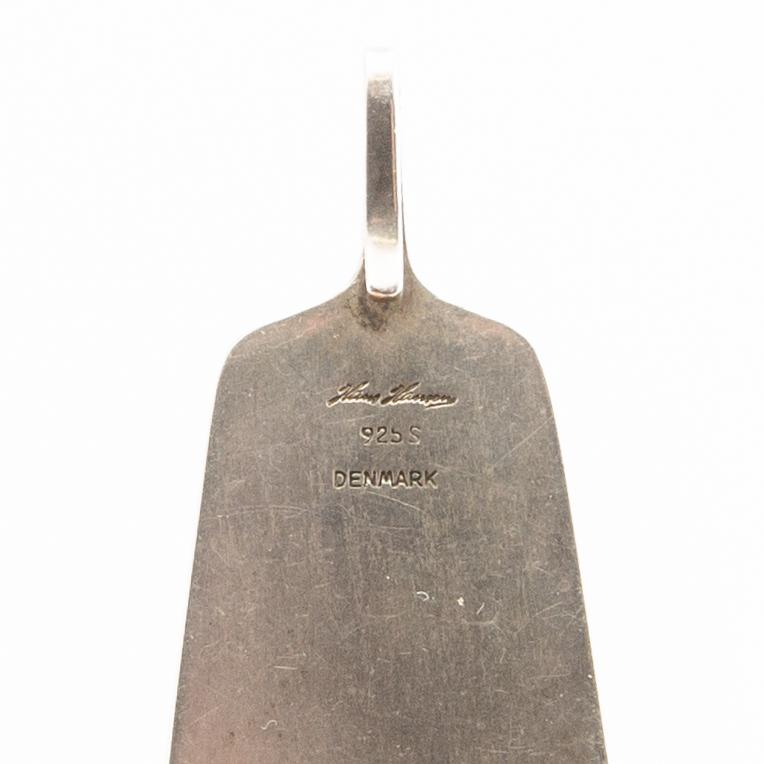 Neck ring, 18K white gold, Pernlos Gold & Silversmithing, 1976, Malmö, and pendant, sterling silver, Hans Hansen, Denmark.