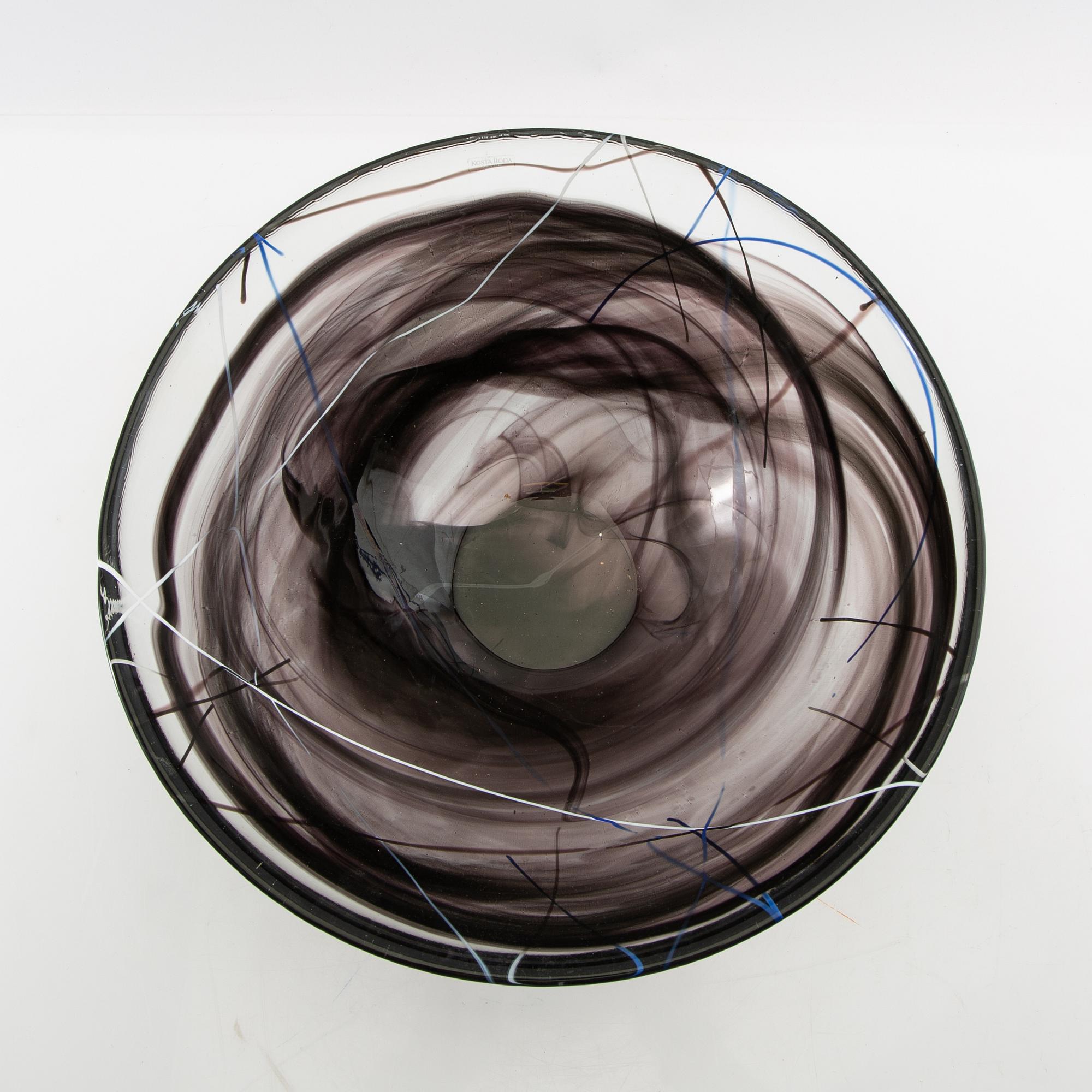 Anna Ehrner bowl "Contrast" Kosta Boda glass.