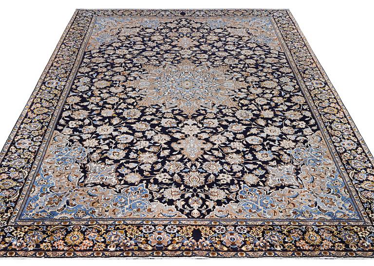 A Kashan carpet, c. 430 x 293 cm.