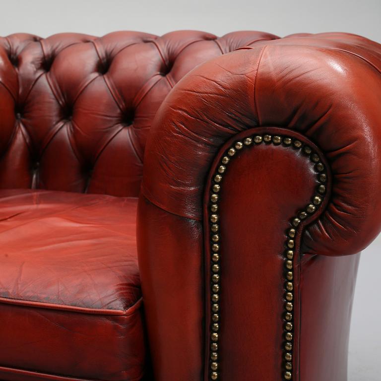 FÅTÖLJ, chesterfieldmodell, 1900-talets andra hälft.