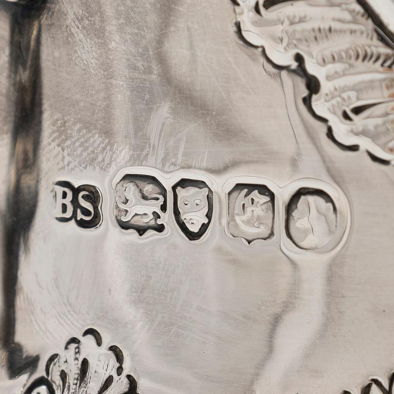 A Victorian sterling silver cup, maker's mark of Benjamin Smith III, London 1838.
