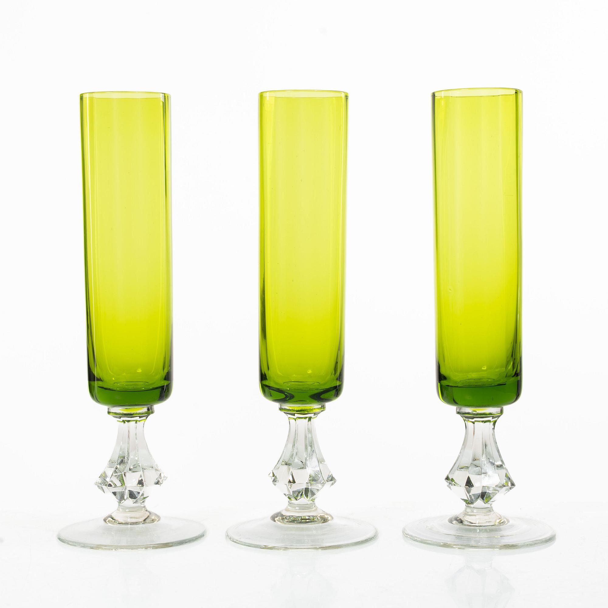 Champagnestrutar, 6 st, gröntonat glas, 1900-tal.