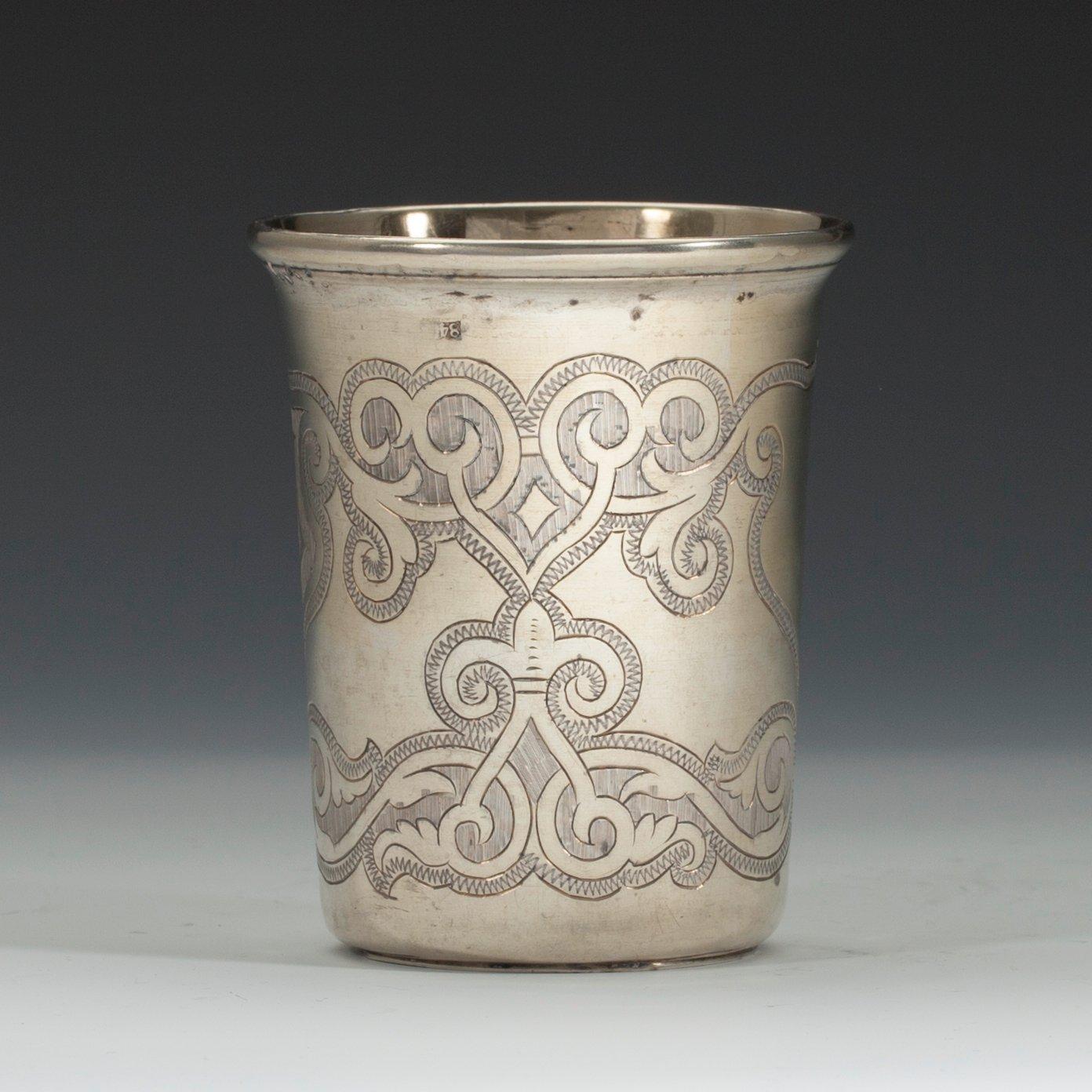 PIKARI, 84 kullattua hopeaa. V. Lapschin Moskova 1856. Korkeus 8,5 cm. Paino 113 g.