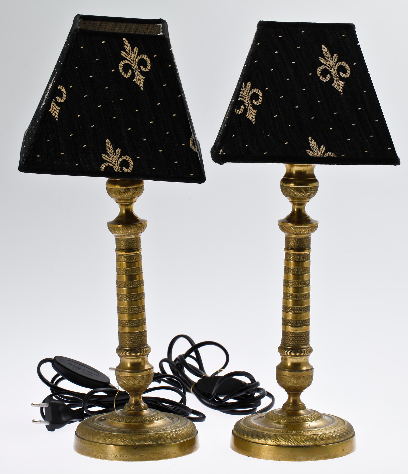 BORDSLAMPOR, ett par, brons, empire 1800-tal.