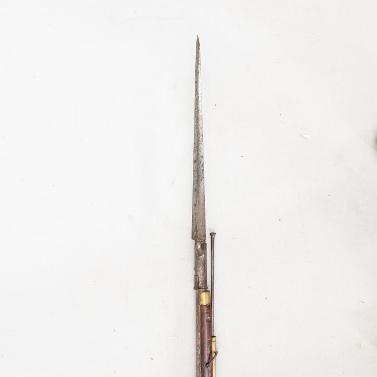 A British Tower and I Salter flintlock musket and bayonet, first half of the 19th century.
