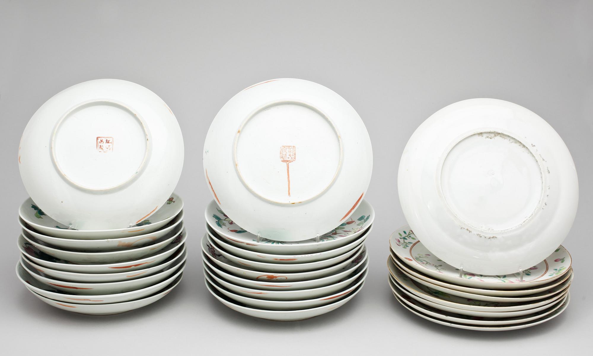 TALLRIKAR, 8+18 delar, porslin, 1800/1900-tal.