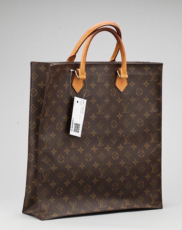 VÄSKA, "Sac plat", Louis Vuitton.