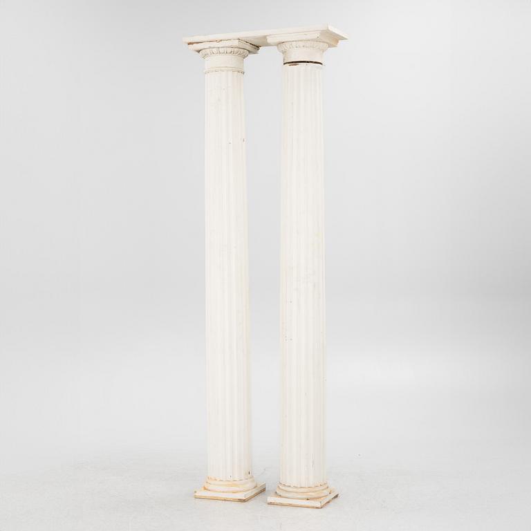 Pillars/columns, a pair, 20th century.