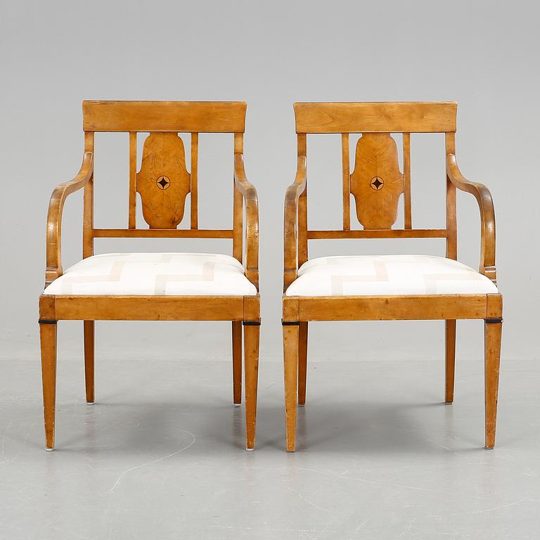 KARMSTOLAR, ett par, Karl-Johan stil, 1920-tal.
